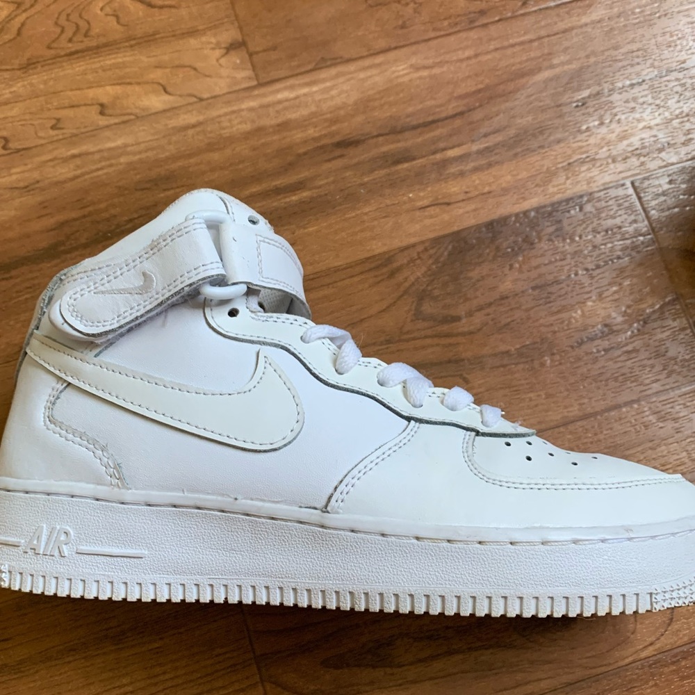 nike air force one mids